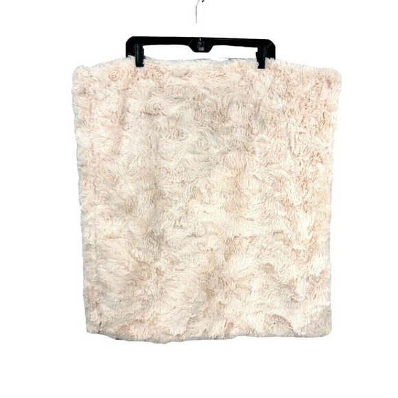 Ugg Faux Fur 2 Throw Pillow Covers Peach 25 X 25 Zip Closure Luxury Square Cozy - Picture 1 of 12